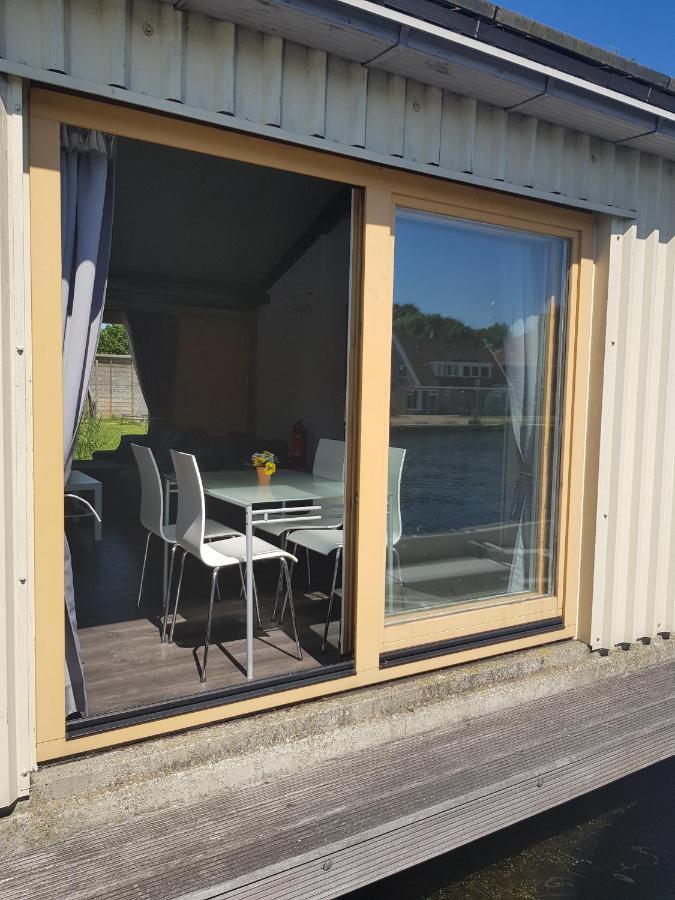 Boathouse With Bikes Bed & Breakfast *