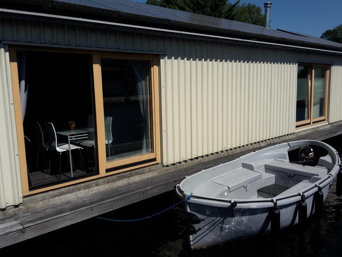 Bed & Breakfast Boathouse With Bikes *